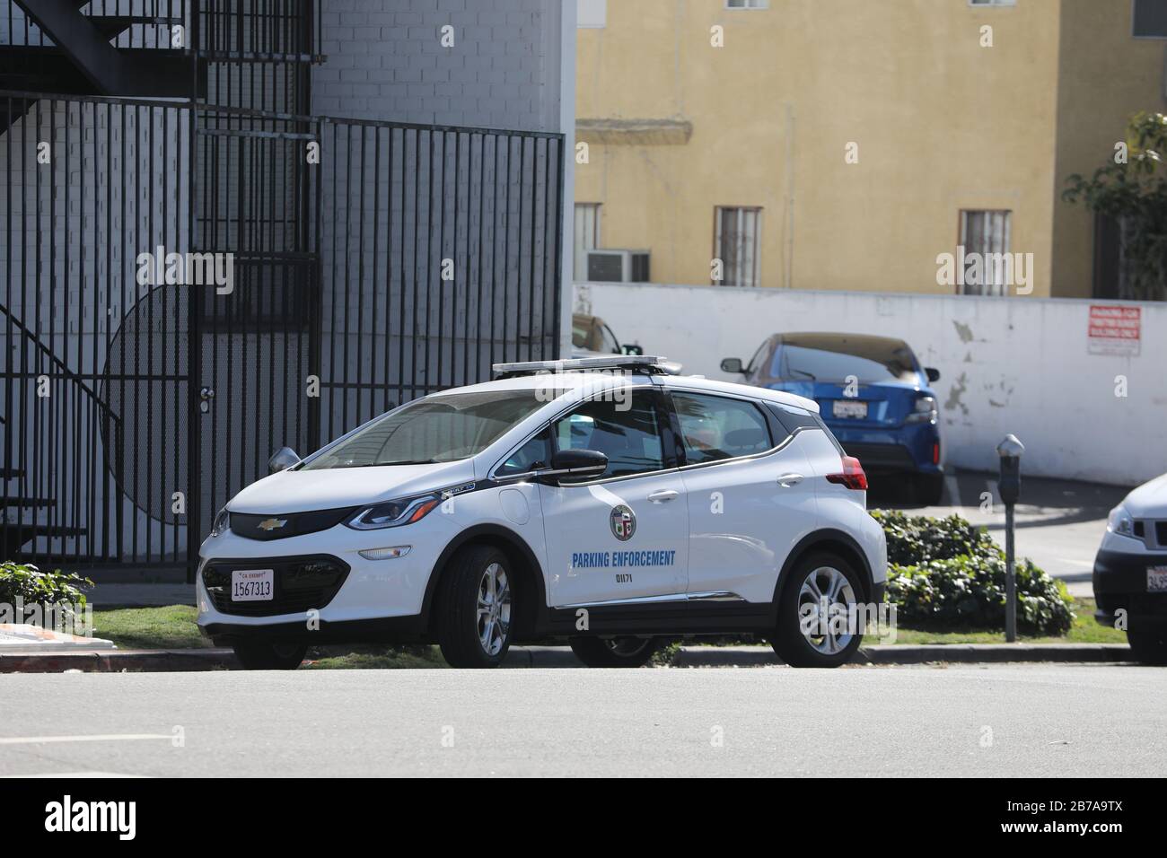 Parkplatzauto in den Straßen der Innenstadt VON LA geparkt Stockfoto