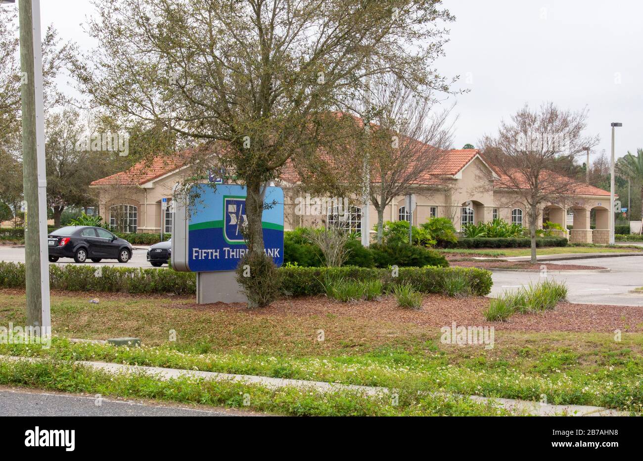 20. Februar 2020 - Davenport, Florida: Außenansicht der Fifth Third Bank im Polk County Stockfoto 20. Februar 2020 - Davenport, Florida: Außenansicht der Fifth Third Bank im Polk County Stockfoto