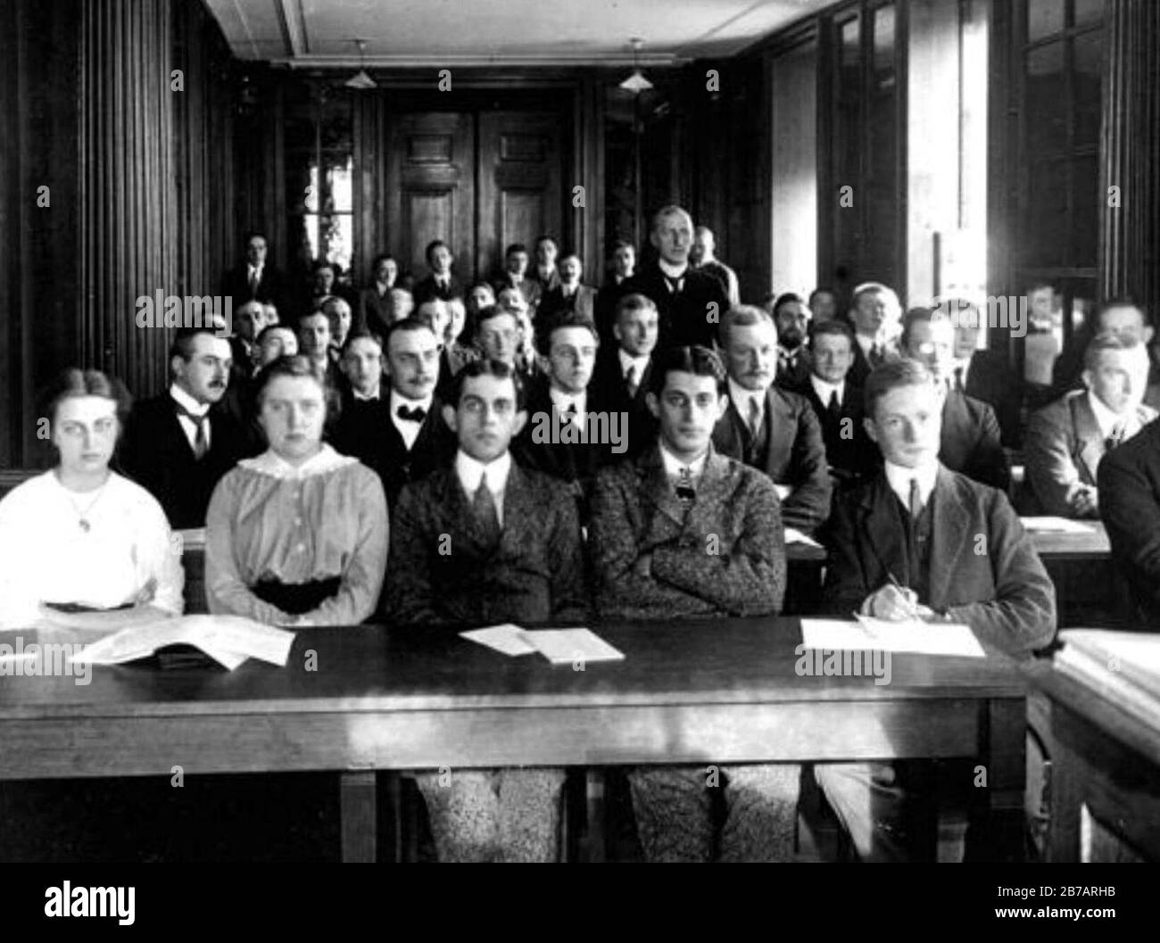 Gijsbert Weijer Jan Bruins traf Studenten, CA. Im Jahr 1916. Stockfoto