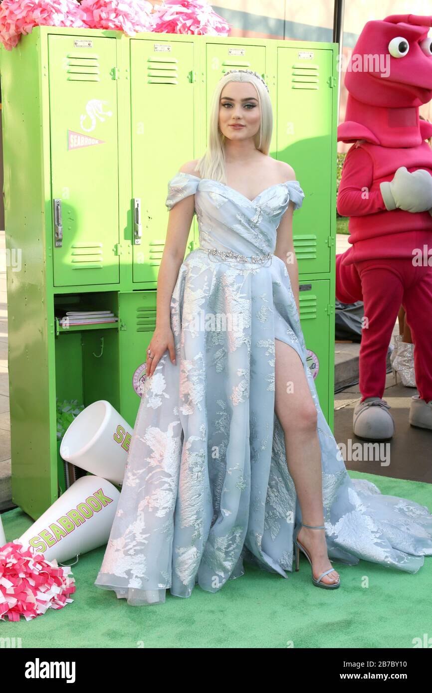 25. Januar 2020, Burbank, CA, USA: Los ANGELES - 25. JANUAR: Meg Donnelly bei der ''Zombies 2''-Vorführung in den Disney Studios am 25. Januar 2020 in Burbank, CA (Credit Image: © Kay Blake/ZUMA Wire) Stockfoto