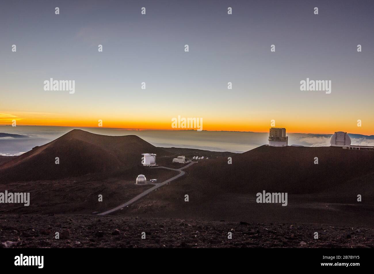 Atemberaubender Blick auf den Sonnenuntergang im Mauna Kea auf Big Island Hawaii USA Stockfoto