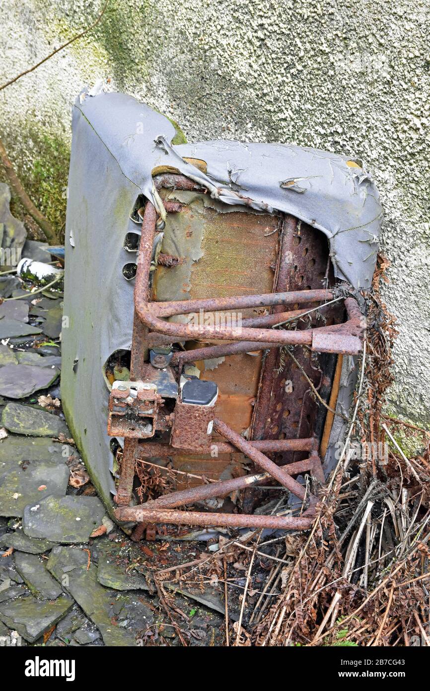 Der verlassene Autositz in den Ruinen des Thornton Fever Hospital in Fife, Schottland Stockfoto