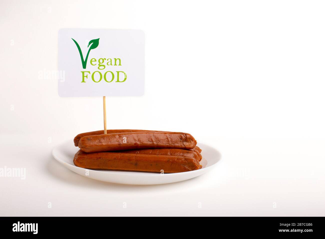 Fleischlose Würstchen mit Vorzeichen vegane Speisen Stockfoto