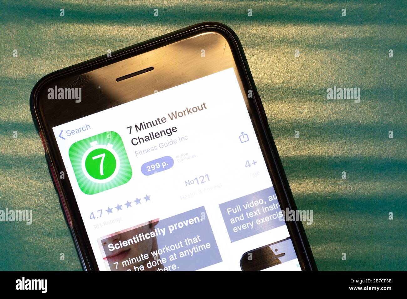 Los Angeles, Kalifornien, USA - 15. März 2020: 7-minütiges Workout Challenge Mobile-App-Logo auf Telefonbildschirm Nahaufnahme , Illustrative Editorial Stockfoto