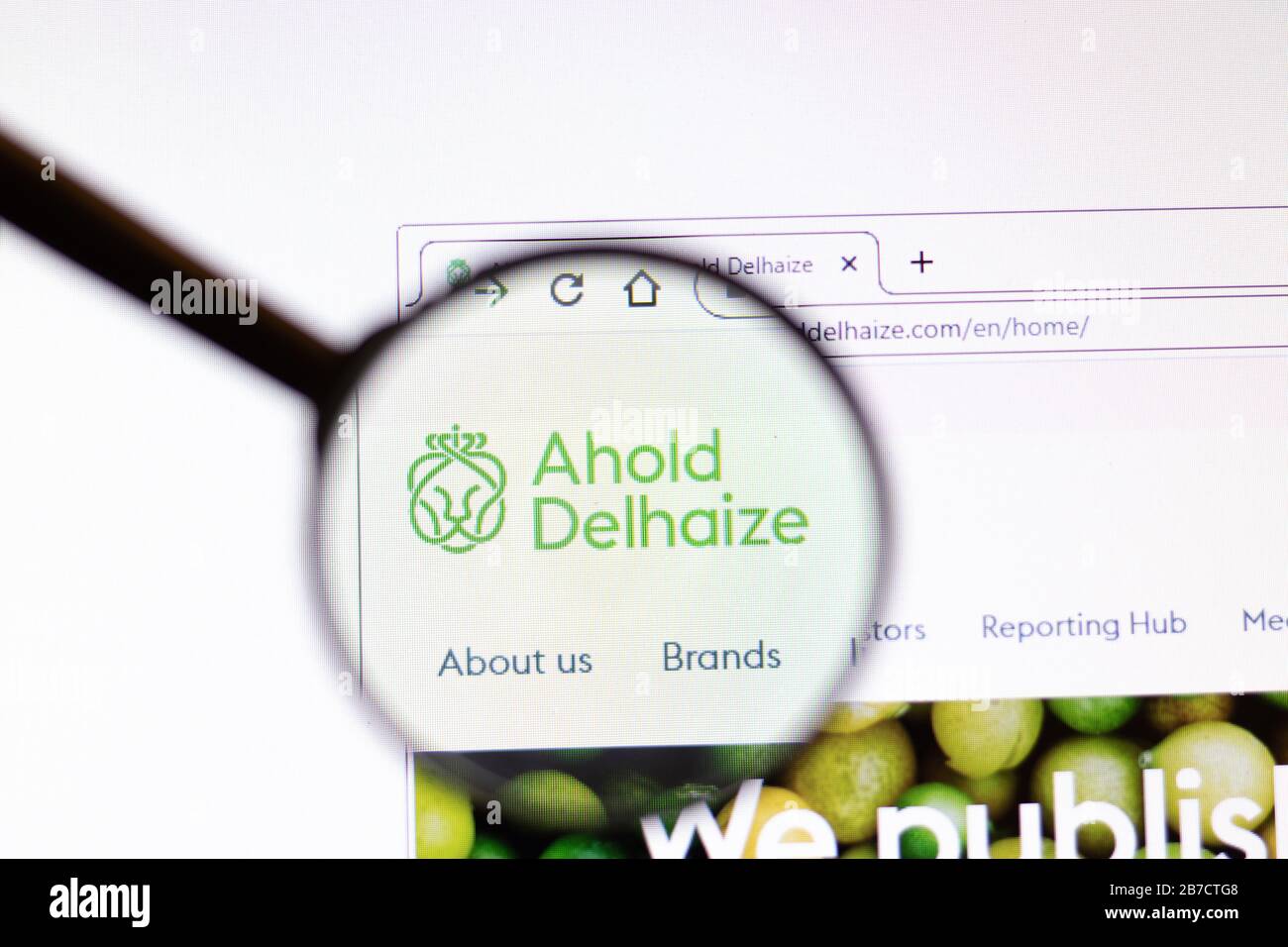 Los Angeles, Kalifornien, USA - 15. März 2020: Symbol von Royal Ahold Delhaize auf der Webseite. Das Aholddelhaize.com Logo wird auf dem Bildschirm angezeigt Stockfoto