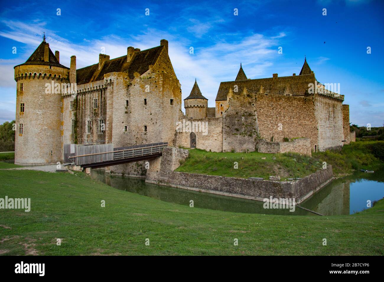 Chateau de Suscinio, mittelalterliche Burg mit Wassergraben auf der Halbinsel Presqu'ile de Rhuys in Morbihan, Bretagne, Frankreich, Stockfoto