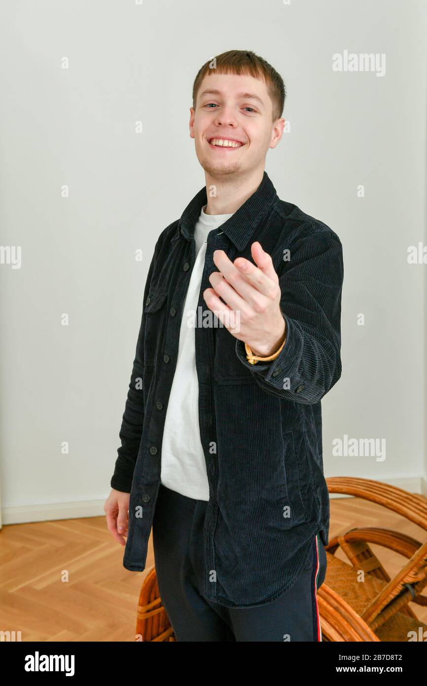 Berlin, Deutschland. März 2020. Ben Dolic, slowenischer Popsänger, bei einer Presseveranstaltung. Er wird für Deutschland beim Eurovision Song Contest 2020 in Rotterdam mit dem Titel "Violent Thing" auftreten. Kredit: Jens Kalaene / dpa-Zentralbild / ZB / dpa / Alamy Live News Stockfoto