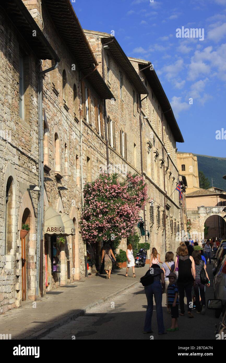 Via Frate Elia, Assisi Altstadt, Umbrien, Italien Stockfoto