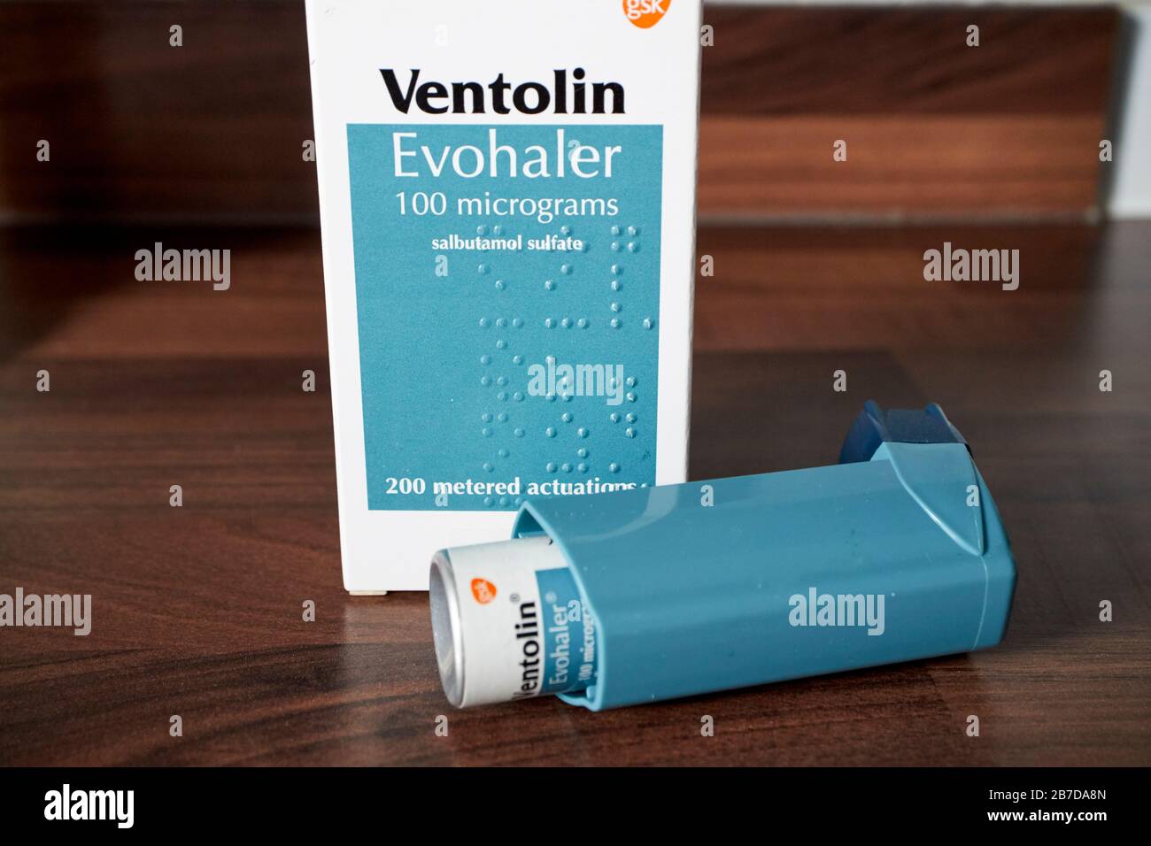 Ventolin-Inhalatoren stockten vor der Grippesaison Stockfoto