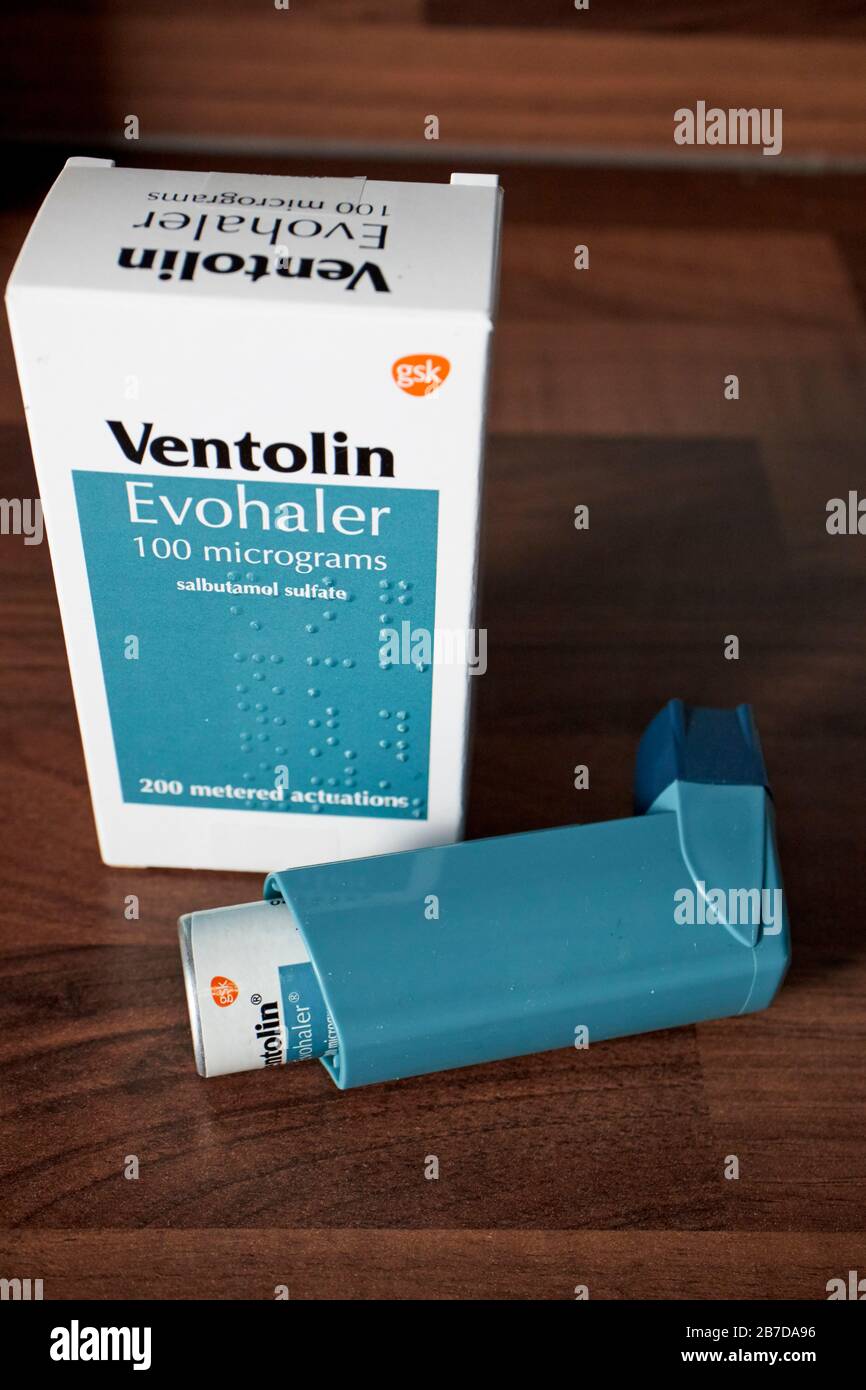 Ventolin-Inhalatoren stockten vor der Grippesaison Stockfoto