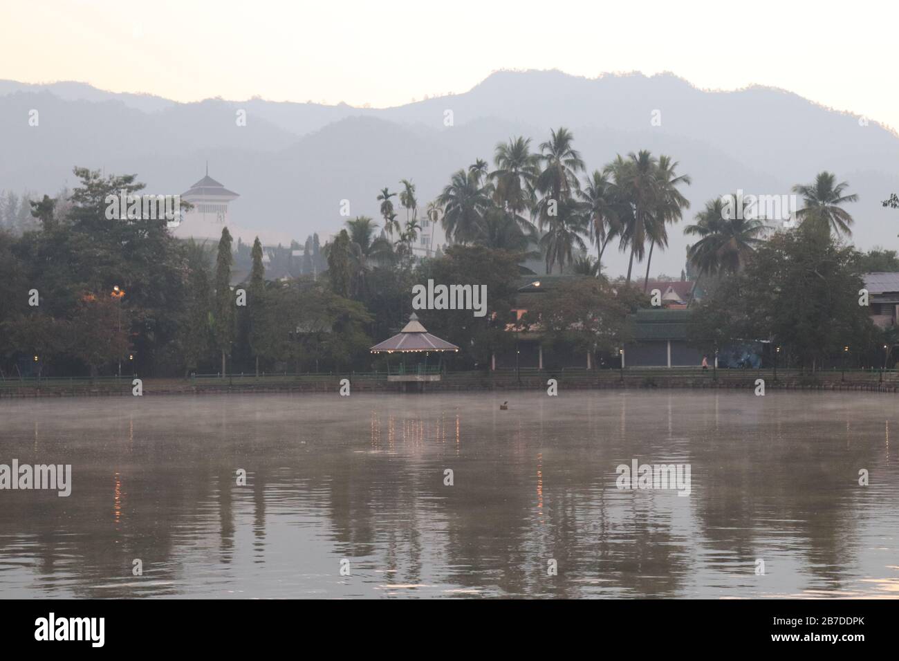 CHONG KHAM LAKE, NORDTHAILAND. Stockfoto