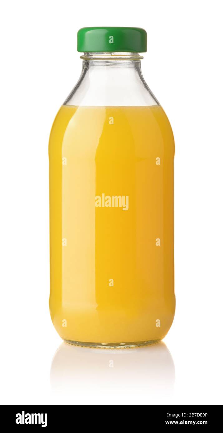 Vorderansicht der unbeschrifteten, auf Weiß isolierten Orangensaftglasflasche Stockfoto
