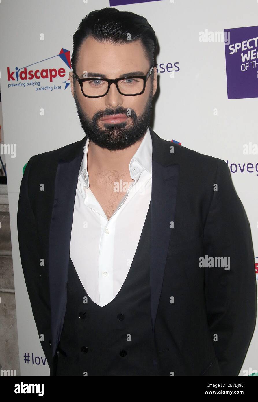 Okt 10, 2017 - London, England, Großbritannien - Specsavers Spektakelträger des Jahres 2017, 8 Northumberland Avenue - Outside Arrivals Photo Shows: Rylan Clark Stockfoto