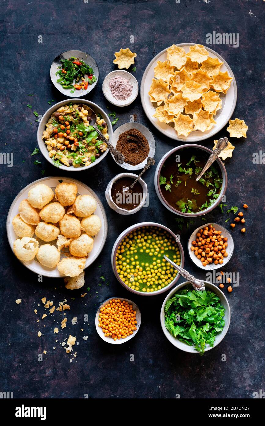 Indische Straßennahrung - Panipuri Stockfoto