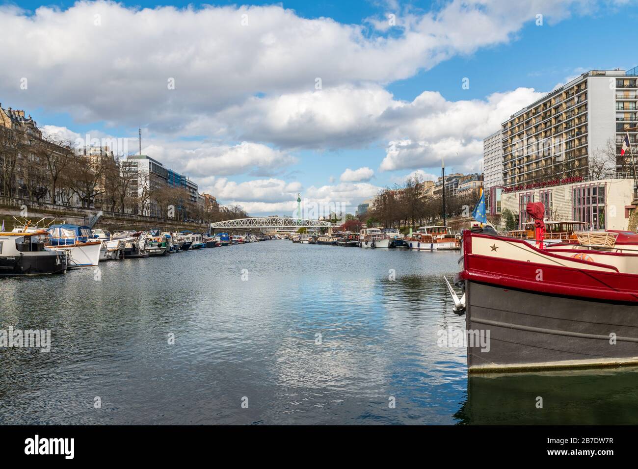 Arsenal-Hafen am Canal Saint Martin in Paris Stockfoto