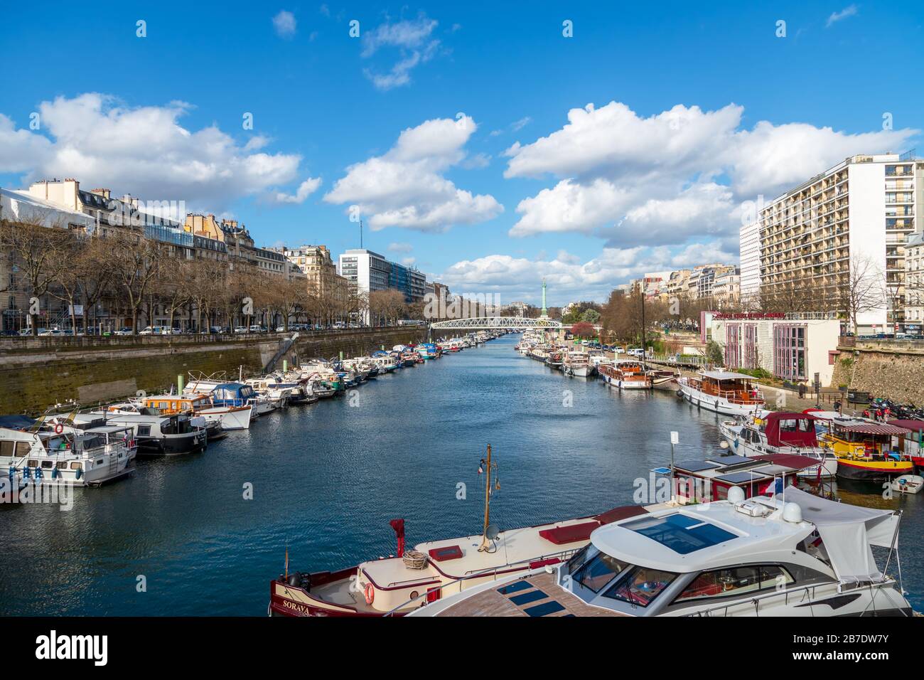 Arsenal-Hafen am Canal Saint Martin in Paris Stockfoto