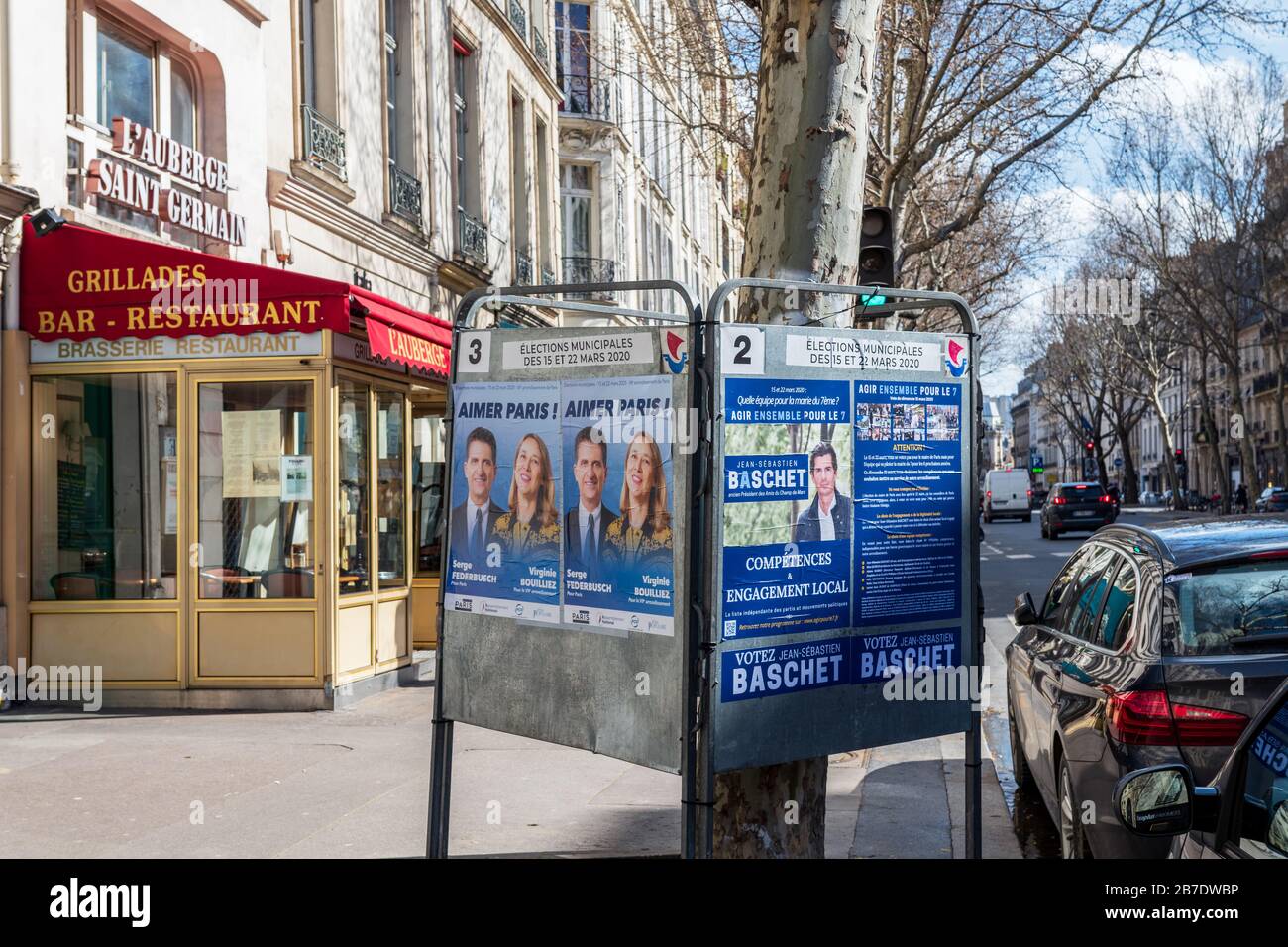 Offizielle Vorstände für die französische Gemeinderatswahl 2020 in Paris Stockfoto
