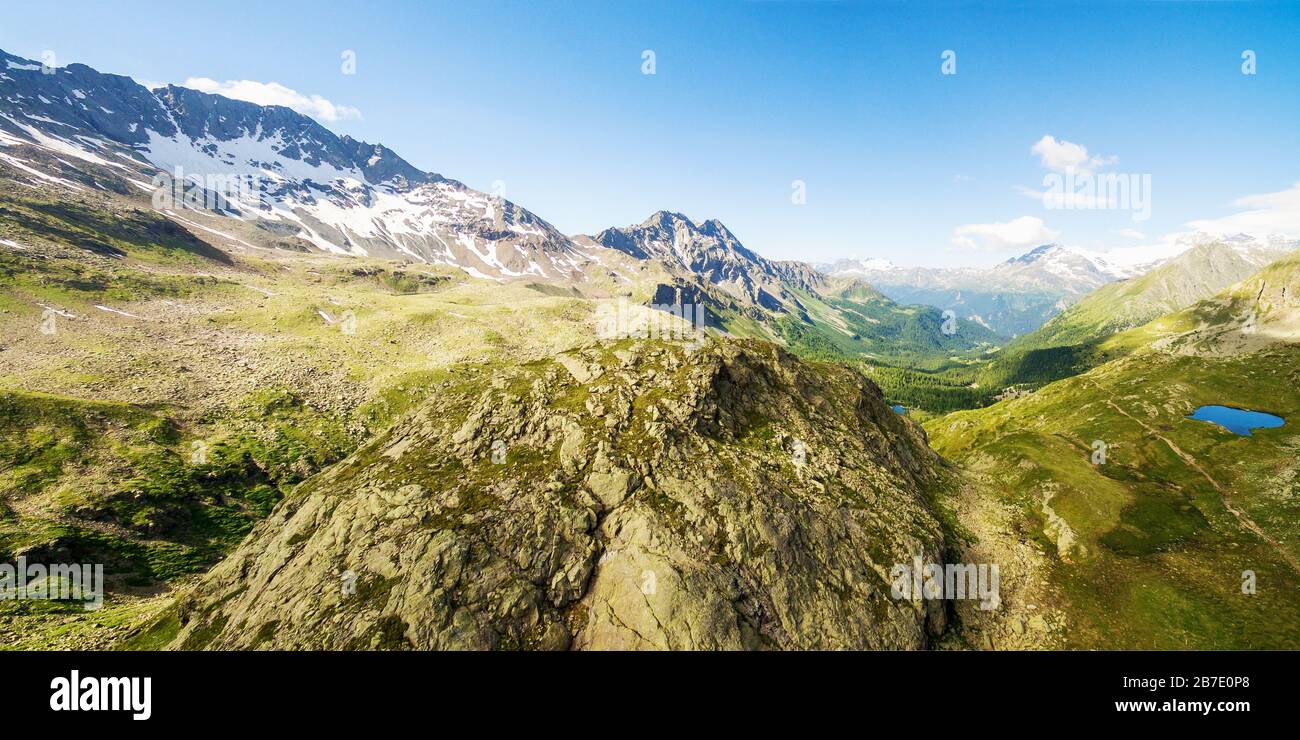 Luftbild vom Passo di Val Viola MT. 2432 - Valle di Campo - Schweiz Stockfoto