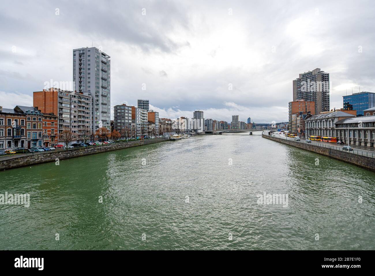 Fluss Meuse in Liège (Belgien) Stockfoto