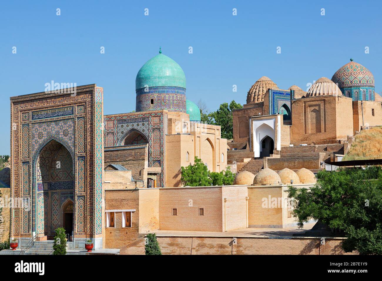 Blick auf die historische Nekropole von Shakhi Zinda, Samarkand, Usbekistan Stockfoto