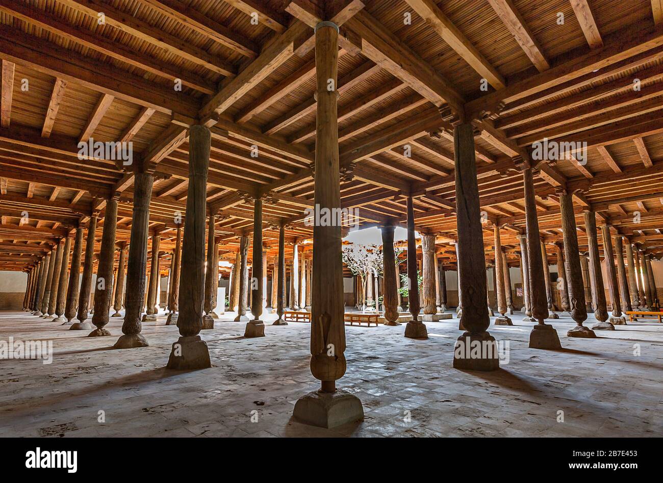 Juma Moschee und ihre hölzernen Säulen, in Chiwa, Usbekistan Stockfoto