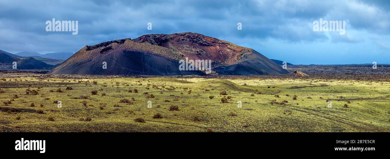 Vulkanlandschaft auf Lanzarote Insel. Felder der Lava. Timanfaya Nationalpark. Kanarische Islands.Spain. Stockfoto