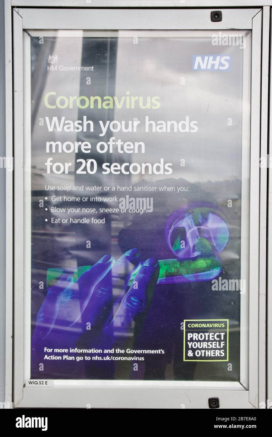 Coronavirus Handwaschschild innerhalb der Londoner U-Bahn-Stationen Stockfoto