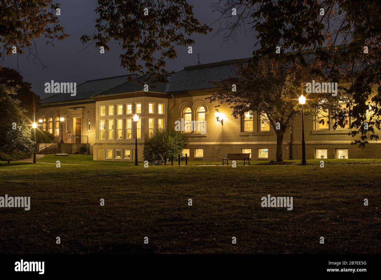 In der Innenstadt bietet es viele Dienste für öffentliche Computer, Heimbereitstellung, Dokumentdienste, Storyhour für Kinder usw. hat ein paar andere br Stockfoto