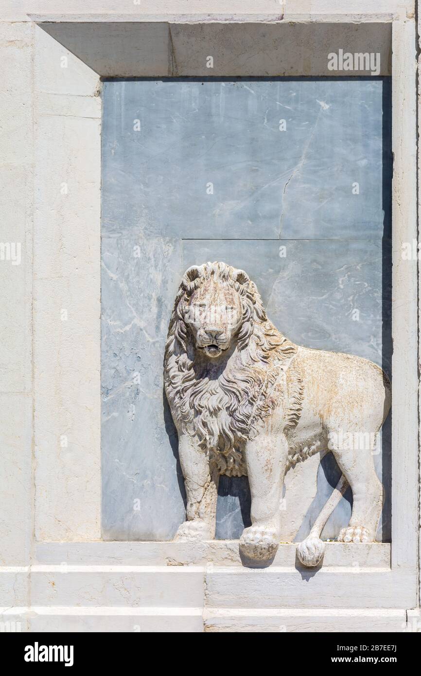 Venedig, Italien - 16. MAI 2019: Marmorrelief - Detail der Fassade Stockfoto