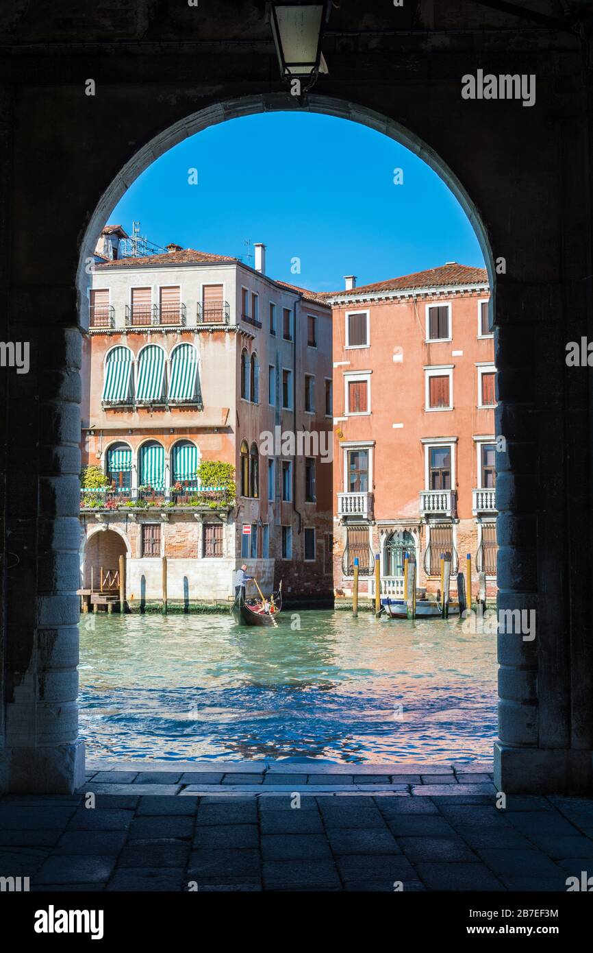 Venedig, Italien - 16. MAI 2019: Blick auf den Canal Grande vom Fischmarkt, Venedig Stockfoto