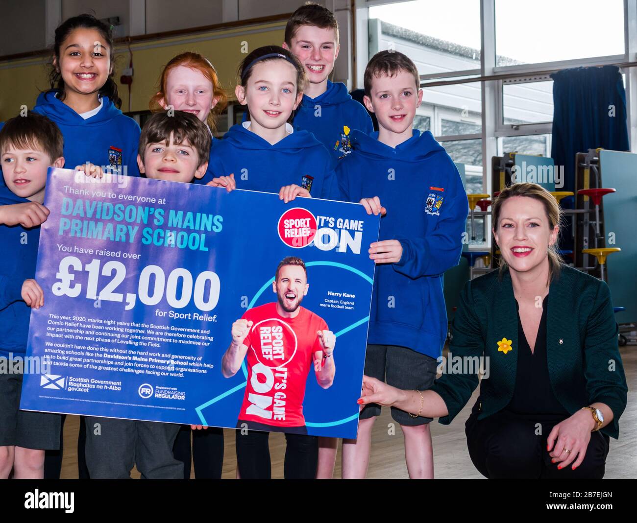 Jenny Gilruth MSP Besuch der Hauptschule Davidsons Mains, die die Finanzierung von Sport FHV in Edinburgh, Schottland, Großbritannien feiert Stockfoto