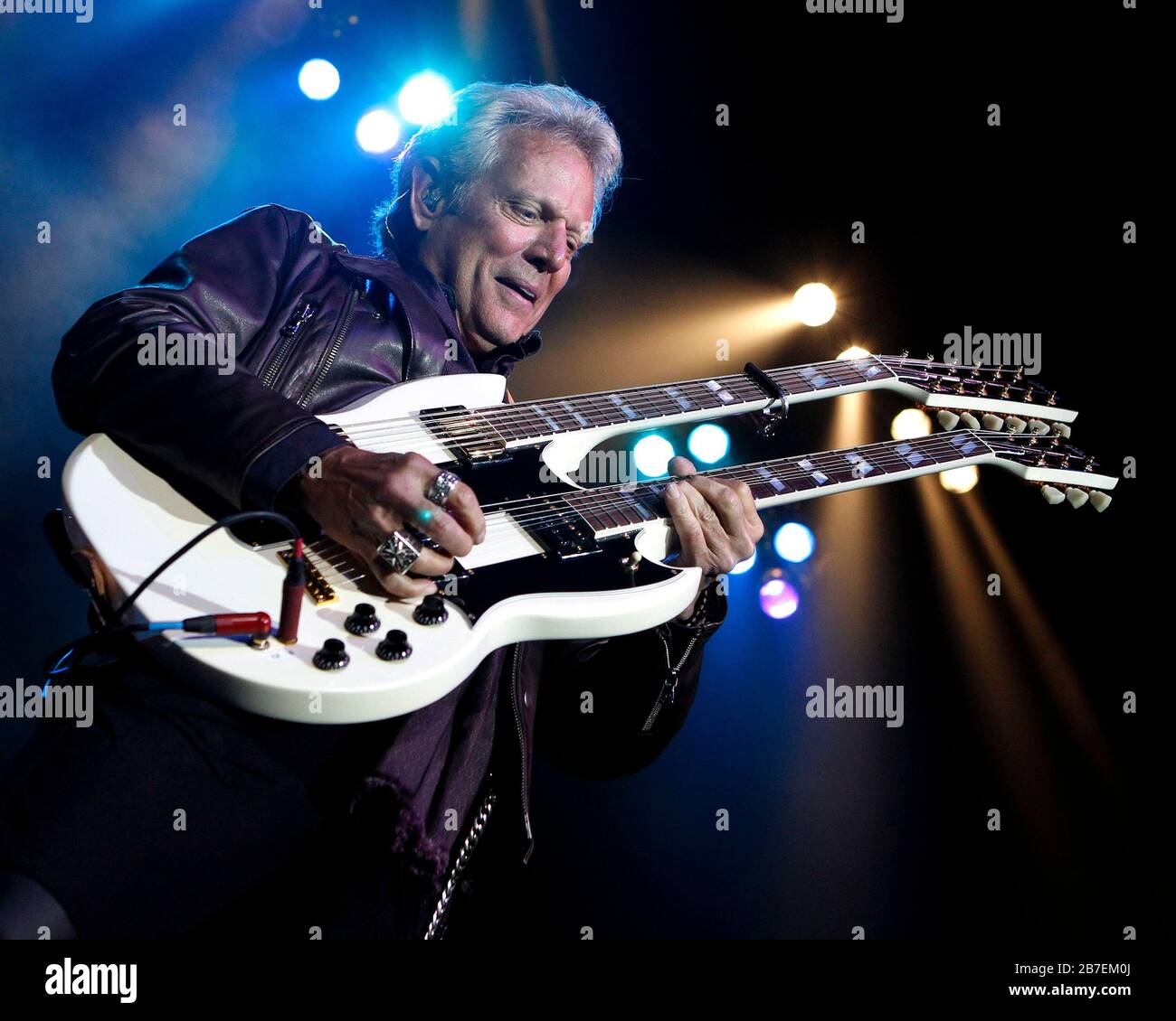 Don Felder, ehemaliger Leadgitarrist bei den Eagles, tritt in der Seminole Hard Rock Live Arena in Hollywood, Florida auf. Stockfoto