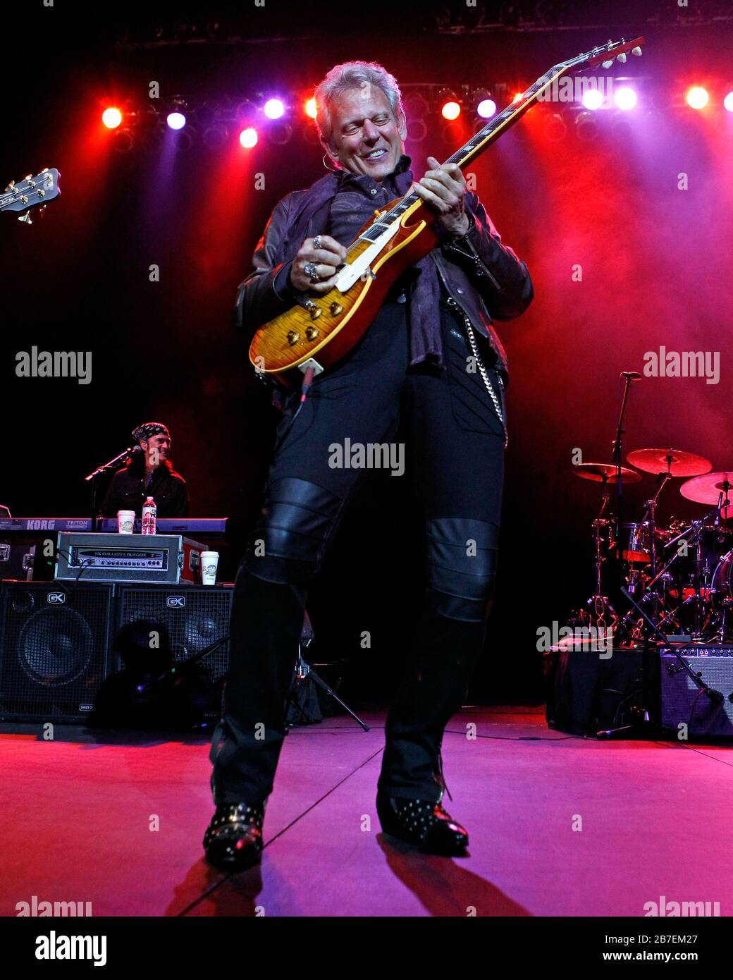 Don Felder, ehemaliger Leadgitarrist bei den Eagles, tritt in der Seminole Hard Rock Live Arena in Hollywood, Florida auf. Stockfoto