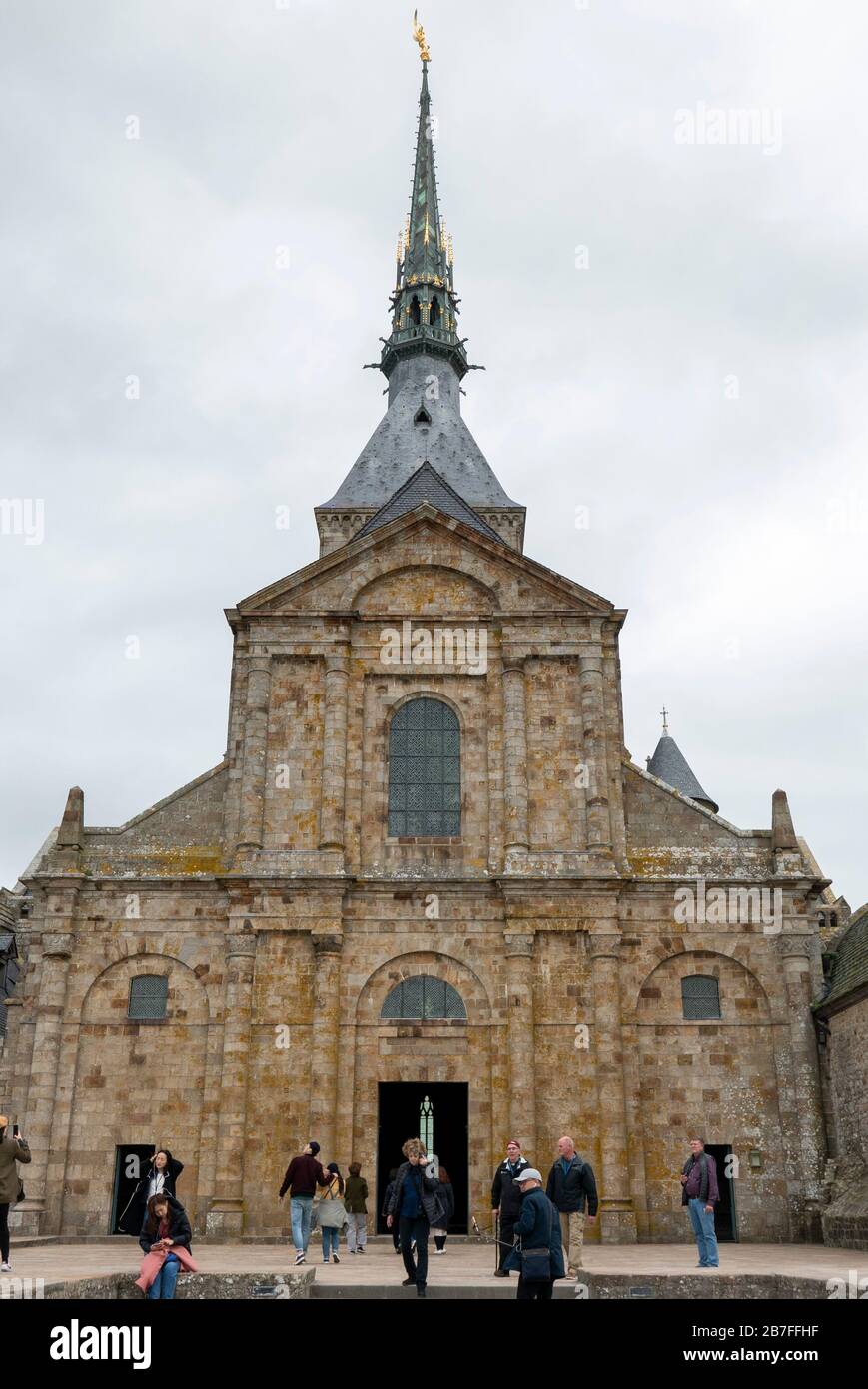 Außenansicht der Abtei am Mont-Saint-Michel, Frankreich, Europa Stockfoto