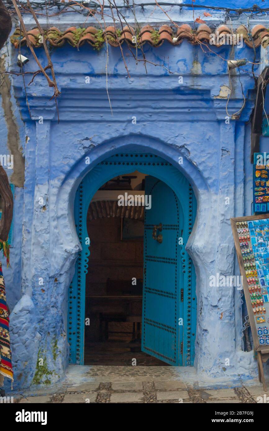 Die blaue Stadt, Chefchaouen, Chaouen in Marokko. Unglaublich in der Nacht. Stockfoto