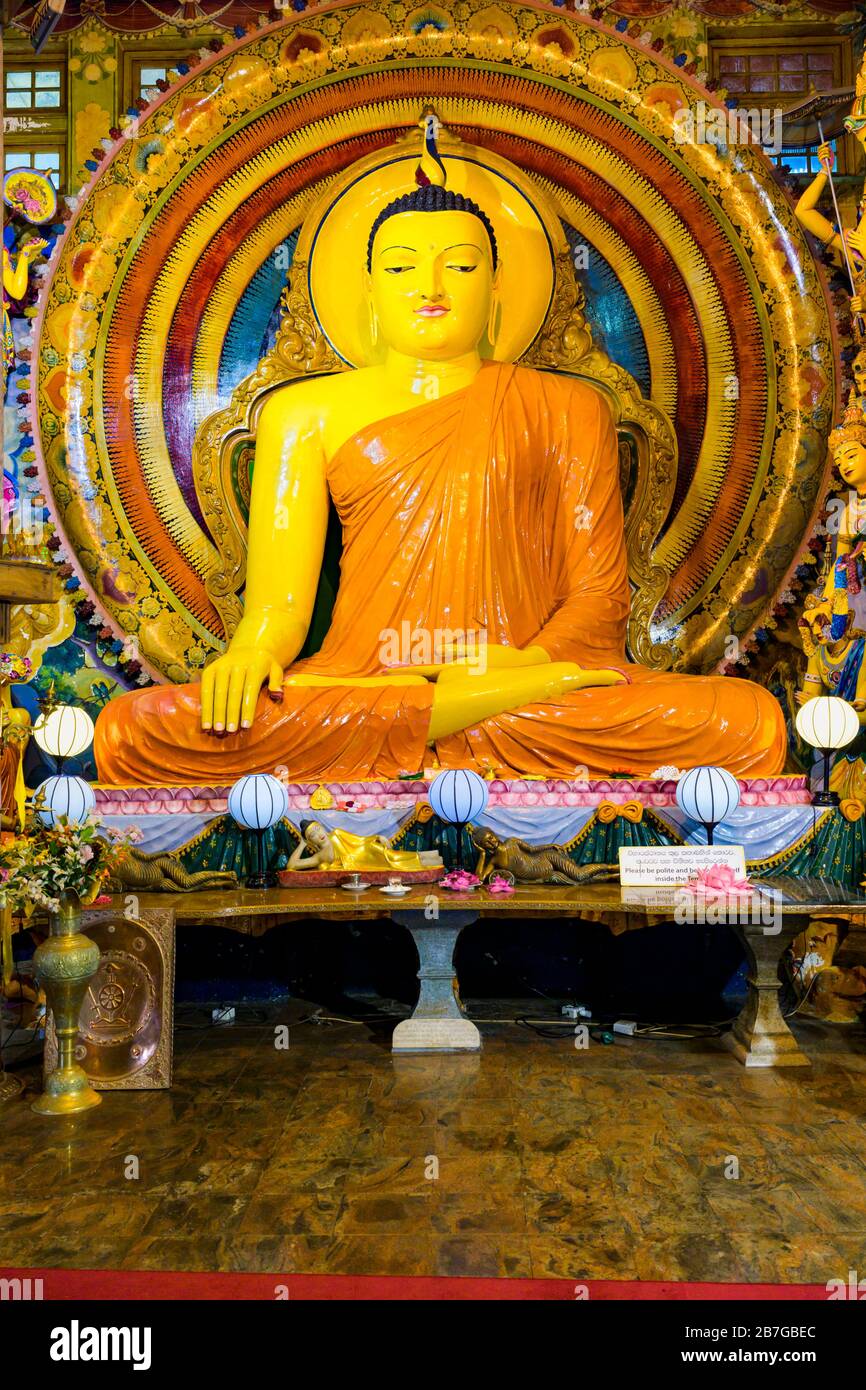 Asien Sri Lanka Hauptstadt Colombo 19. Jahrhundert Gangaramma-Tempel Sri Jinaratna Road Ceylon Buddhist Shrine Interieur innerhalb der Statue Figur Buddha Stockfoto