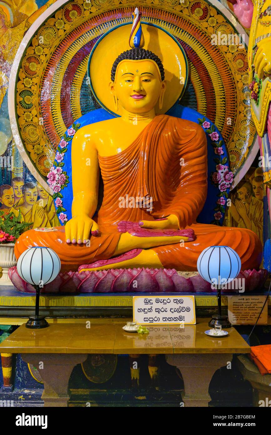 Asien Sri Lanka Hauptstadt Colombo 19. Jahrhundert Gangaramma-Tempel Sri Jinaratna Road Ceylon Buddhist Shrine Interieur innerhalb der Statue Figur Buddha Stockfoto