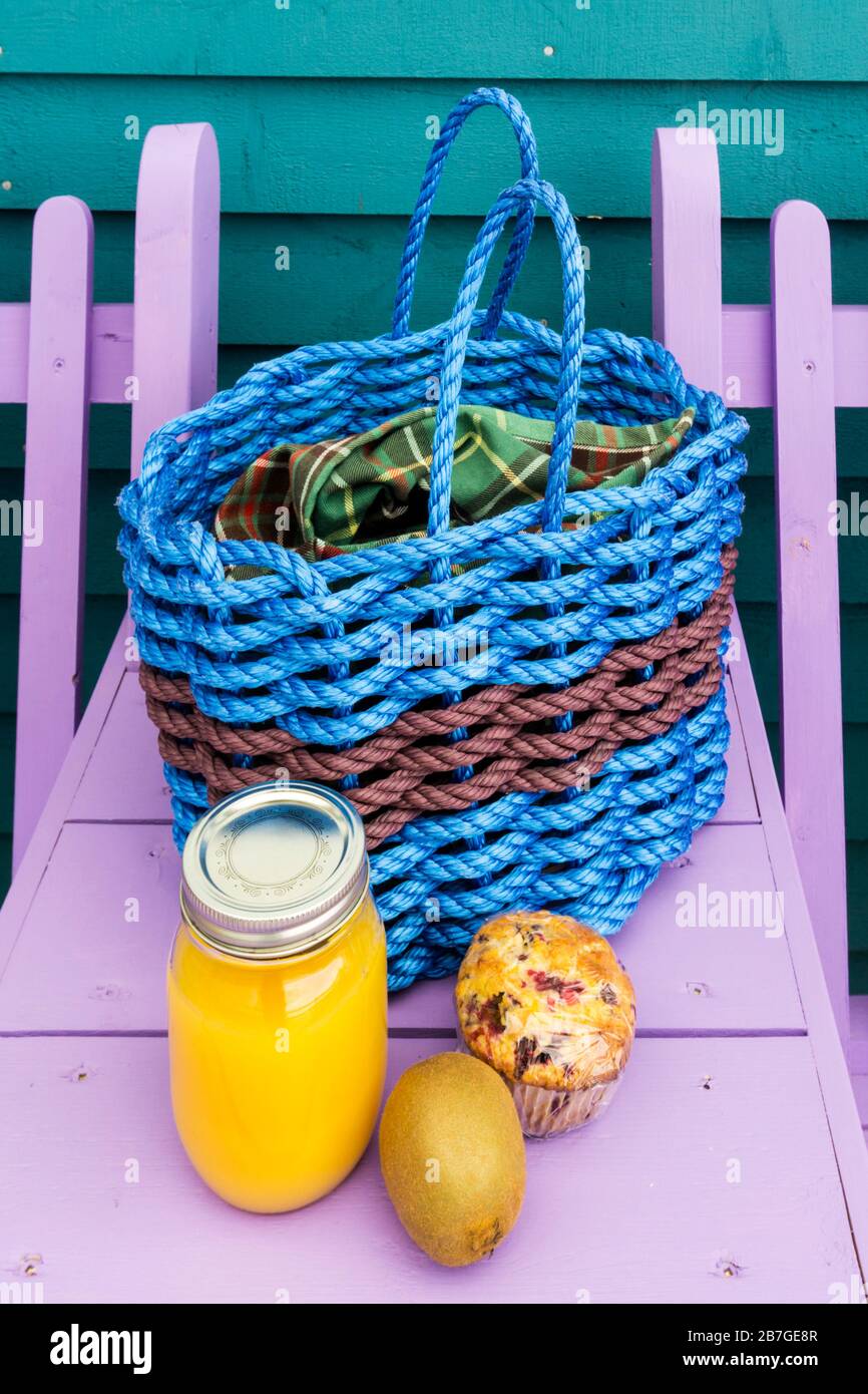Ein reichhaltiges Frühstück in einem Selbstversorger-Feriendomizil. Stockfoto