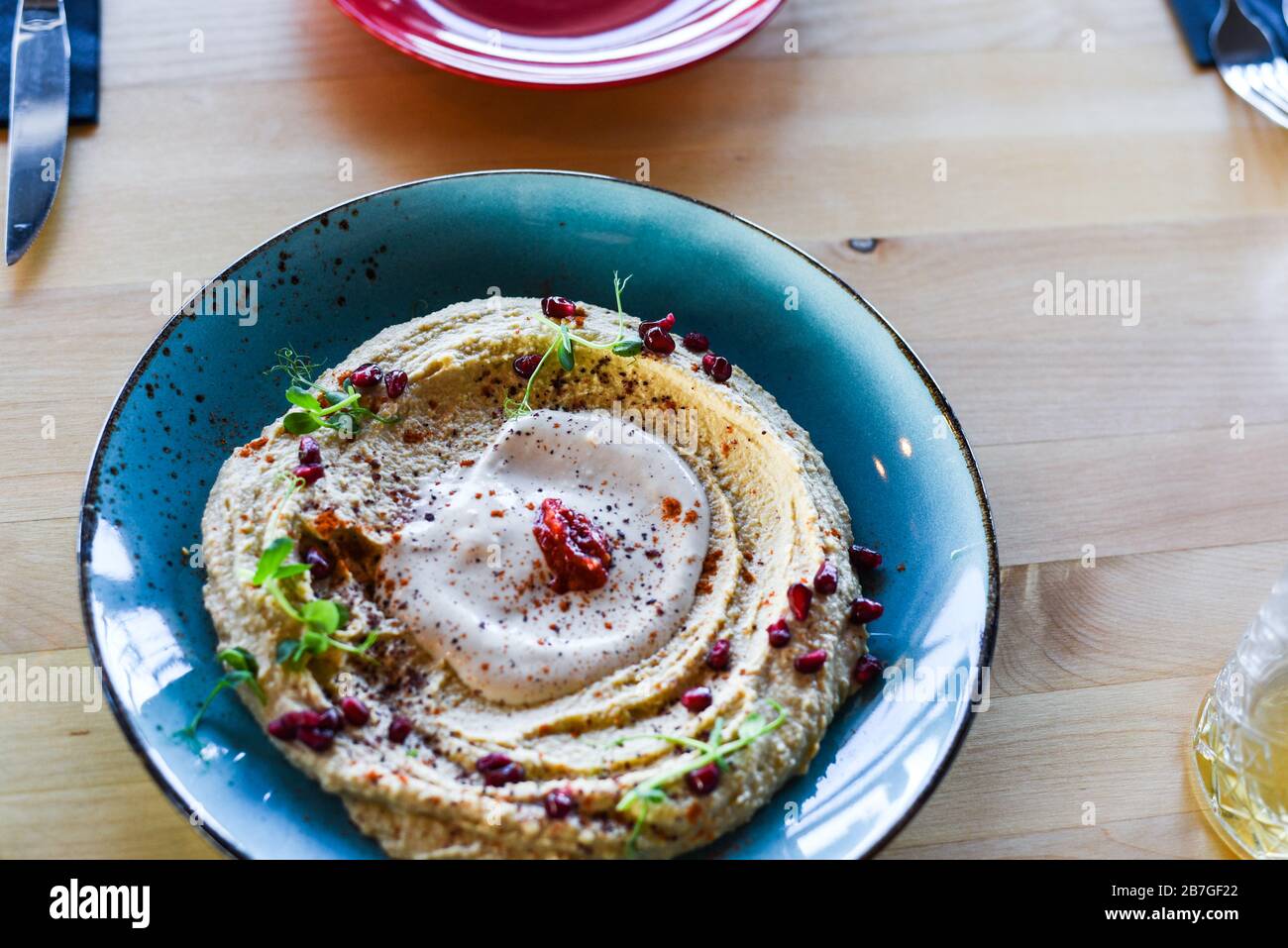 Schmackhafter libanesischer Humus aus nächster Nähe Stockfoto