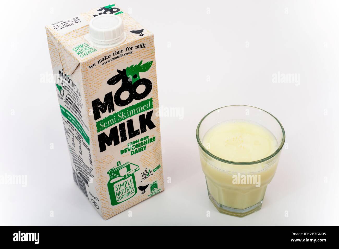 MOO halbentrahmte Milch mit langer Lebensdauer Stockfoto
