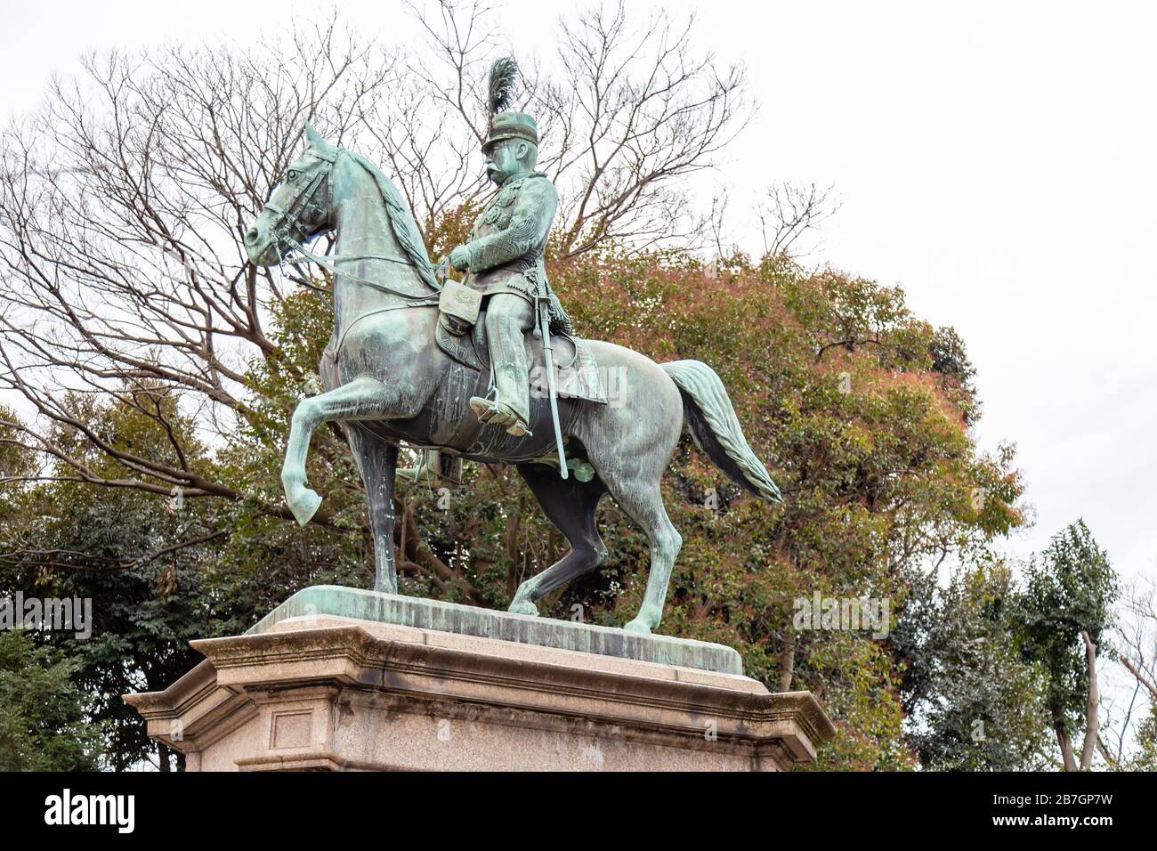 TOKIO, JAPAN - 8. FEBRUAR 2019: Statue des Prinzen Komatsu Akihito (Komatsu no miya), Ueno Park, Tokio Stockfoto
