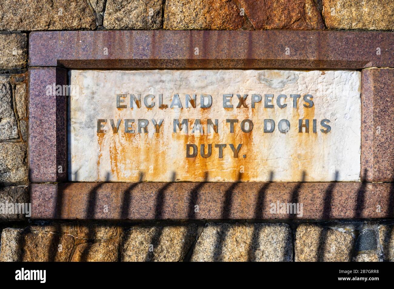 Memorial to the Battle of Trafalgar, England erwartet von jedem Mann, dass er seine Pflicht tut, Strandpromenade in Southsea, Portsmouth, Hants, Südküste Englands Stockfoto
