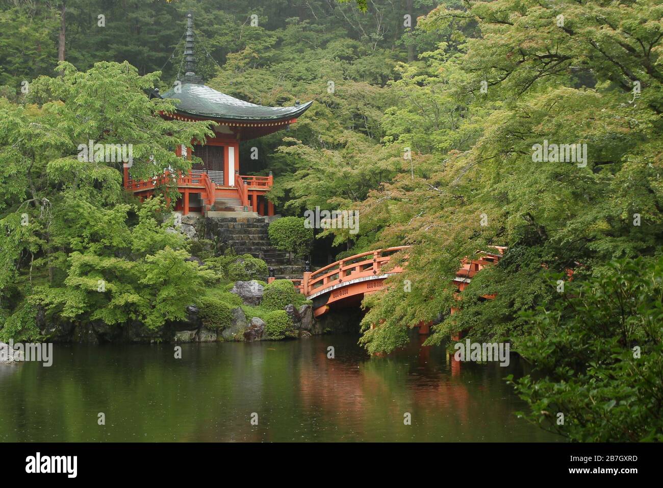 Wunderschönes Kyoto (Bentendo Pavillon im Daigo-ji Tempel) Stockfoto