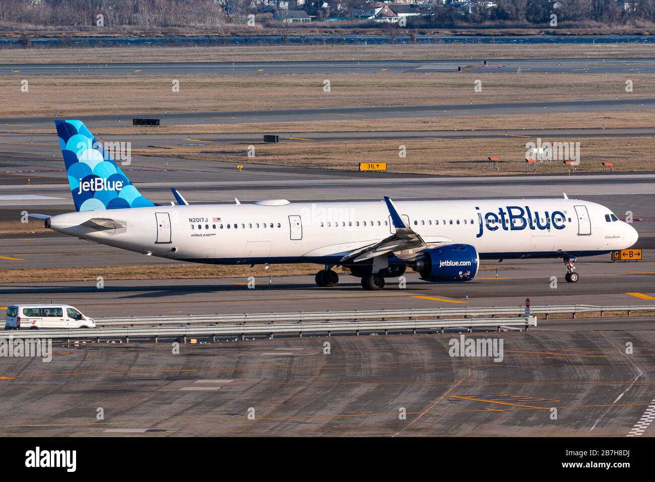 New York, USA - 27. Februar 2020: Jet Blue Airbus A321 Neo Airplane at New York John F. Kennedy Airport (JFK) in den USA. Airbus ist ein Flugzeugmanufa Stockfoto