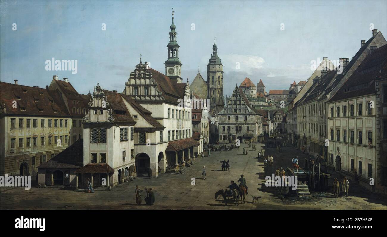 Gemälde „Marktplatz in Pirna“ des italienischen Landschaftsmalers Bernardo Bellotto, auch bekannt als Canaletto (1753-1754). Das Rathaus ist in der Mitte des Marktplatzes abgebildet. Im Vordergrund, angrenzend an das Rathaus, befindet sich das Gewichtshaus. Auf der rechten Seite befinden sich die Wahlbezirksämter und auch Wasserrinnen, die durch Holzrohre mit Quellwasser versorgt werden. Hinter dem Marktplatz erhebt sich der Turm der Marienkirche, während auf dem Hochplateau das Schloss Sonnenstein zu sehen ist. Stockfoto