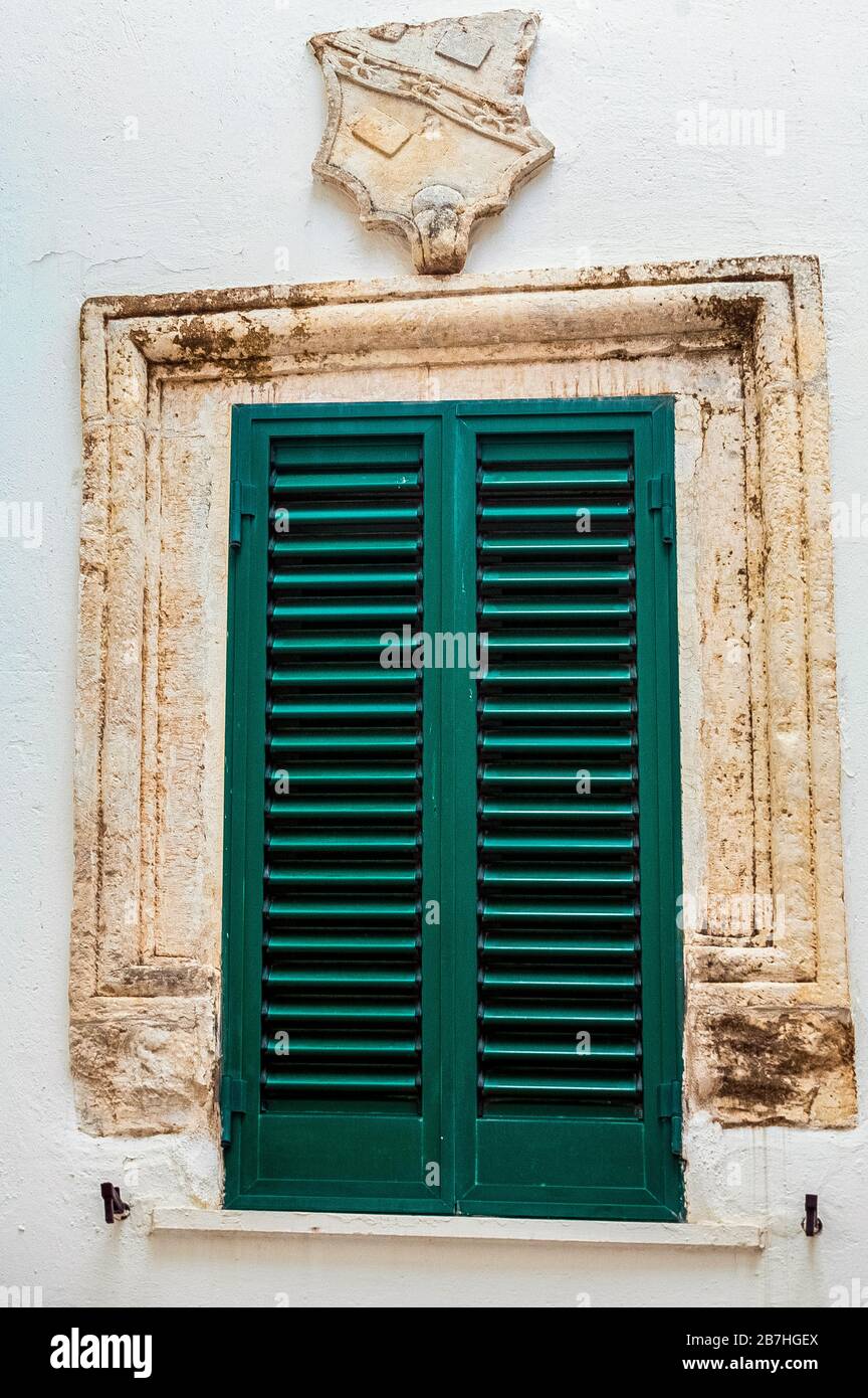 Italien Apulien Ostuni - Fenster Stockfoto