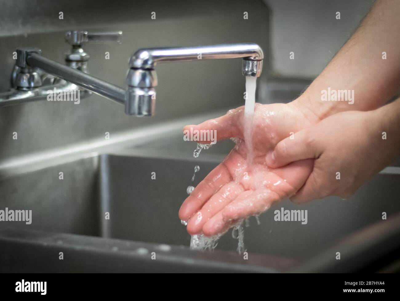 Hinweisschild Handwaschtechnik – Mit NHS-empfohlener Anleitung, Wasserdicht, Selbstklebend