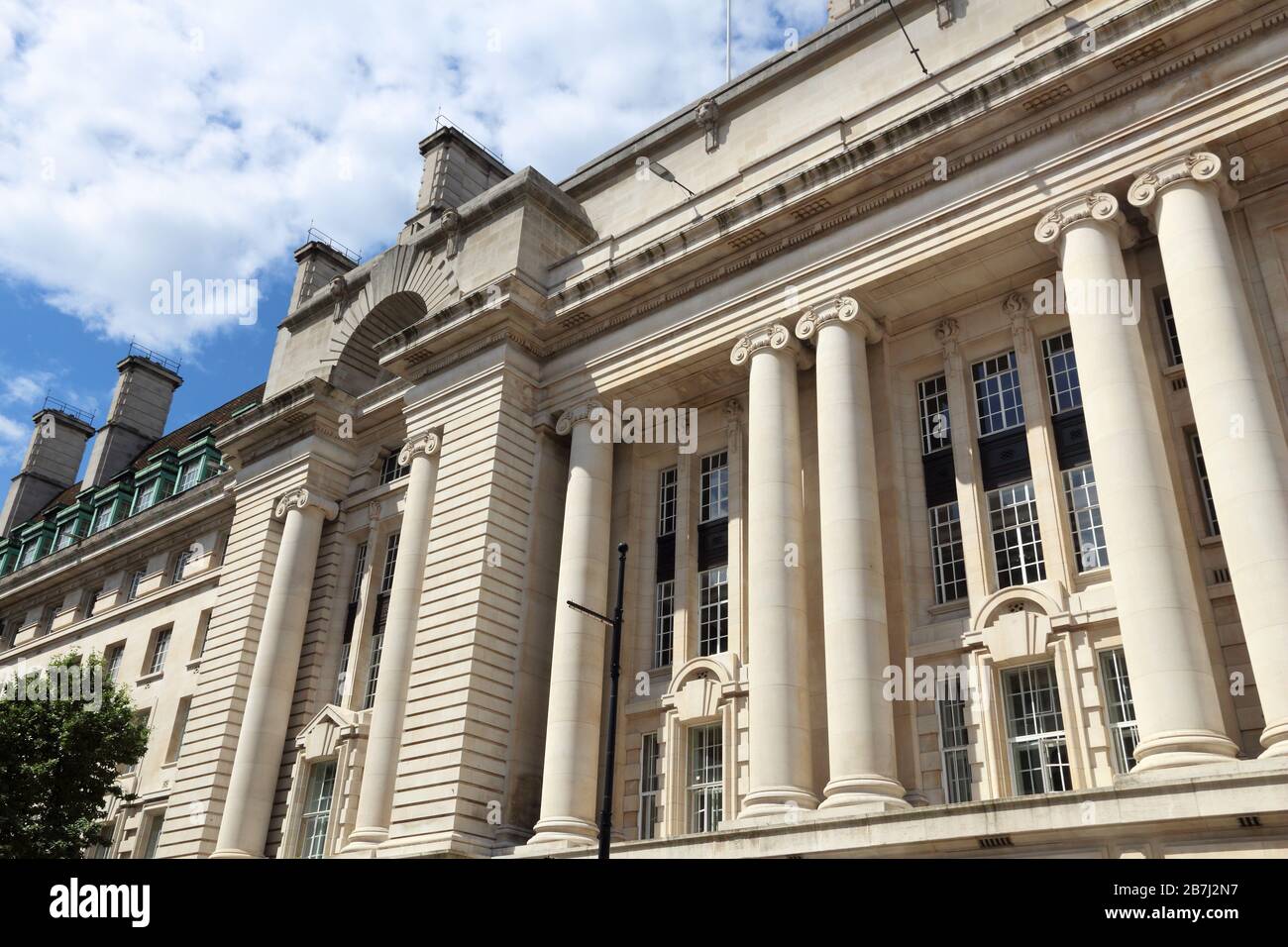 Die County Hall in London, Großbritannien. Es ist ein denkmalgeschütztes Gebäude der Kategorie II im Londoner Stadtteil Lambeth. Stockfoto