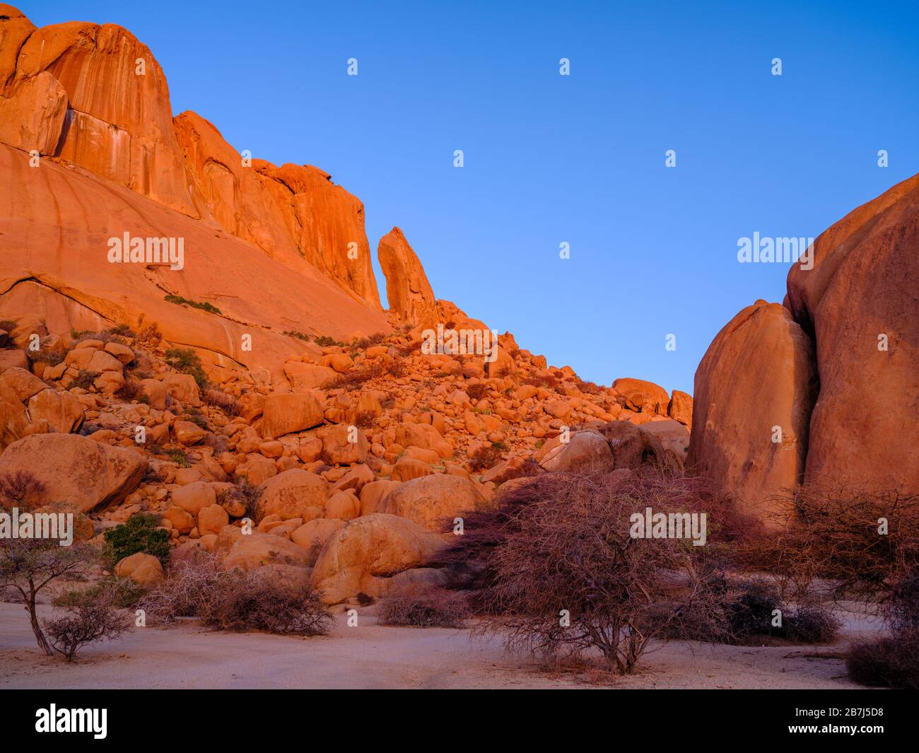 Spitzkoppe Berg - Landschaft Damaraland in Namibia. Stockfoto