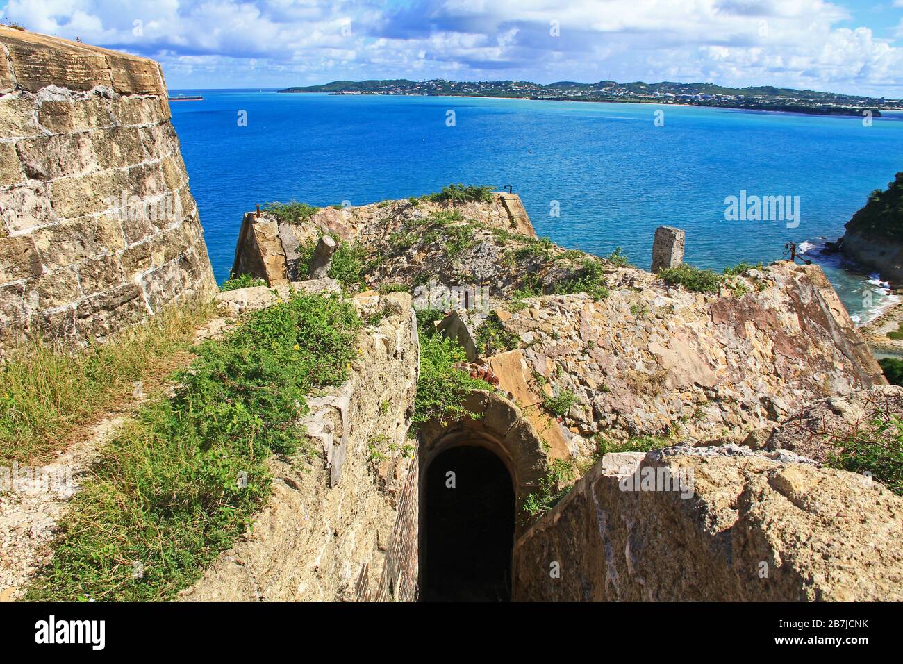 Blick und Treppe in Old Fort Barrington in St. John's Antigua Stockfoto